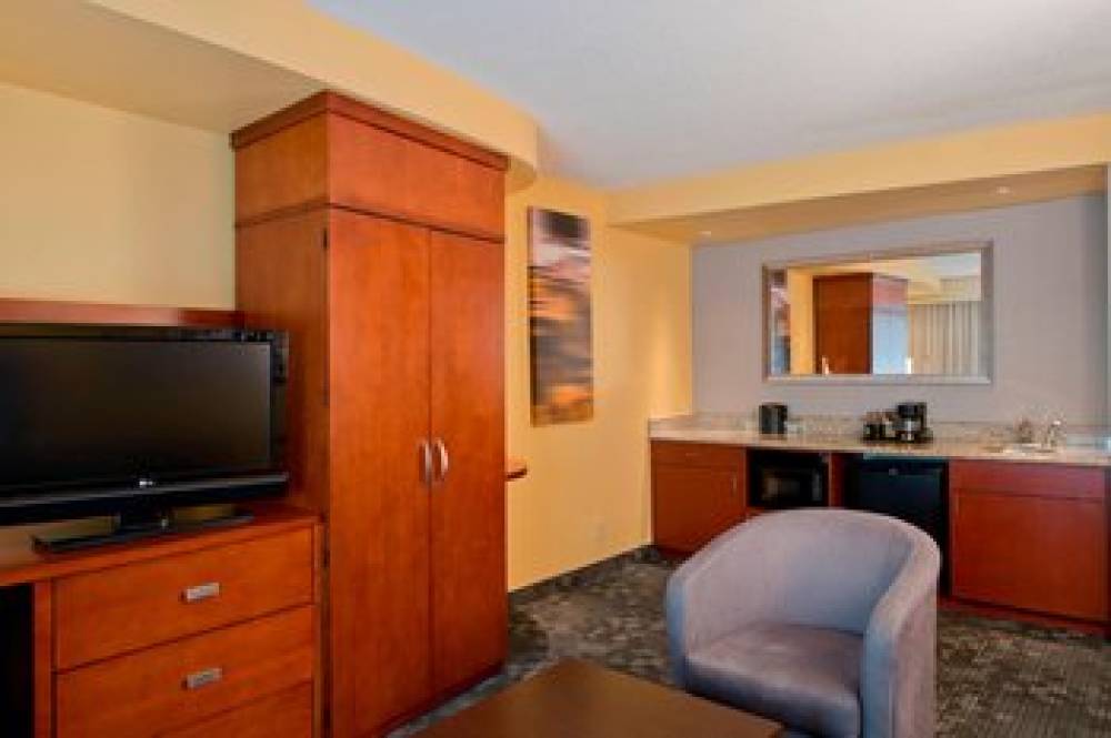 Courtyard By Marriott Jacksonville Flagler Center 8