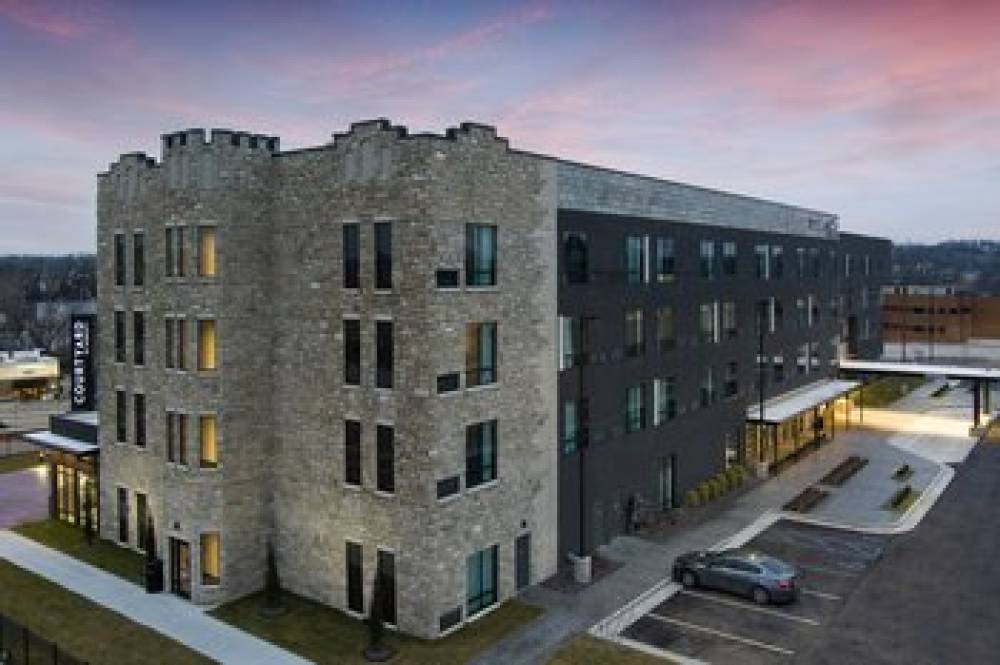 Courtyard By Marriott Jefferson City 3