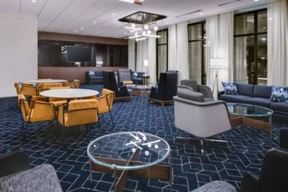 Courtyard By Marriott Jefferson City 5