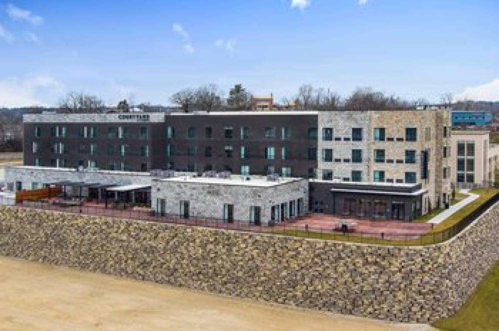 Courtyard By Marriott Jefferson City 2