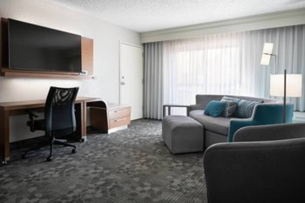 Courtyard By Marriott Las Vegas Convention Center 10