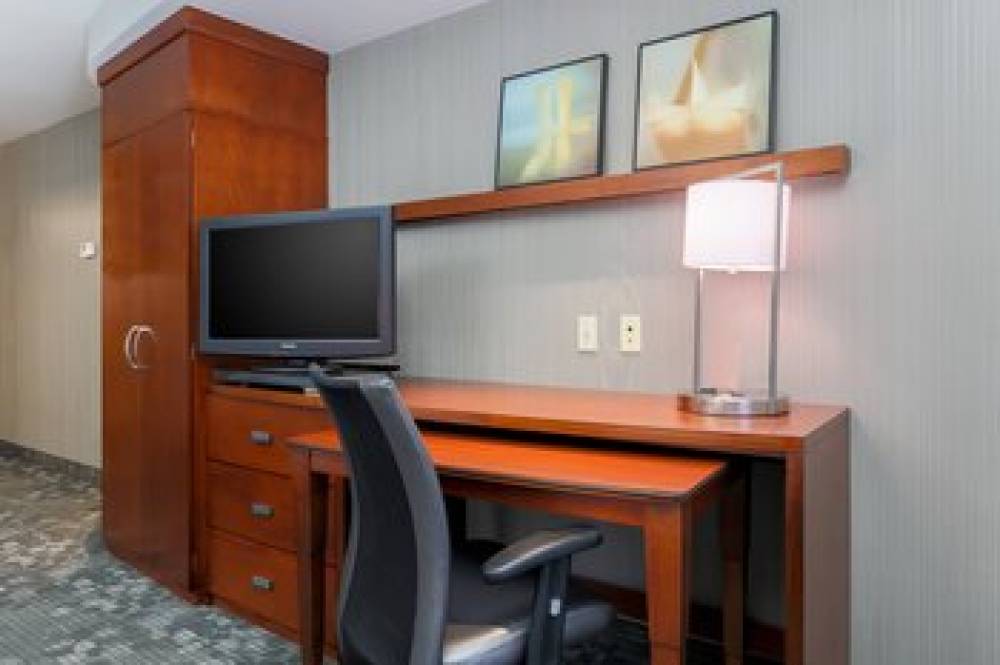 Courtyard By Marriott Las Vegas South 10