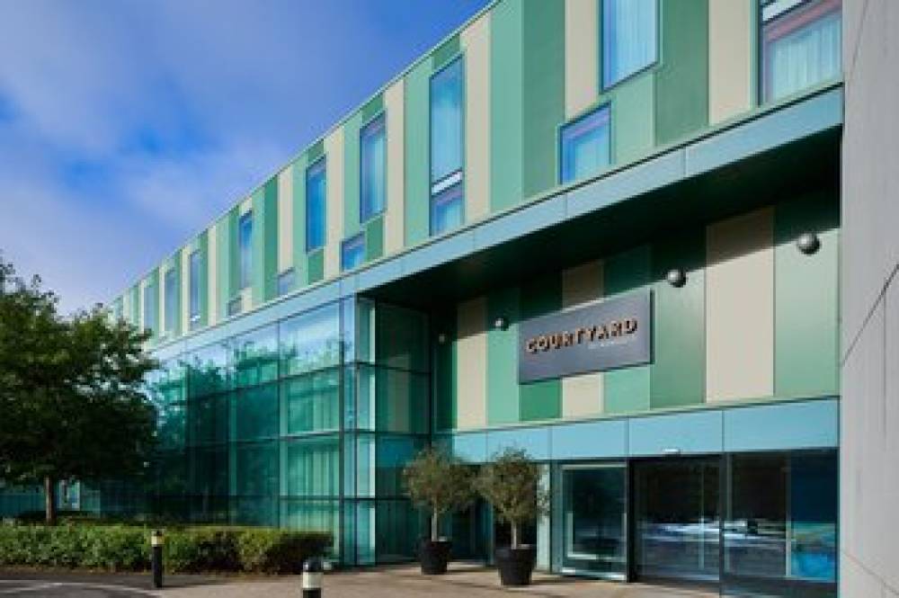 Courtyard By Marriott London Gatwick Airport 4