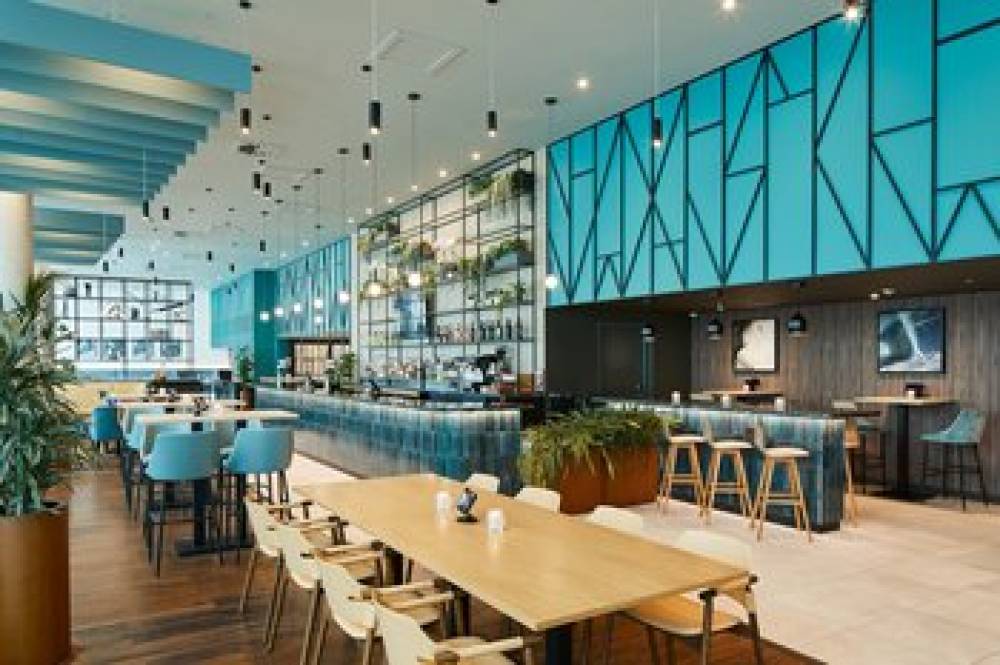 Courtyard By Marriott London Gatwick Airport 1