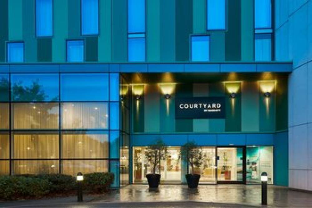Courtyard By Marriott London Gatwick Airport 5