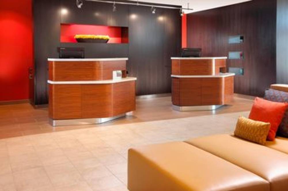 Courtyard By Marriott Long Beach Airport 3