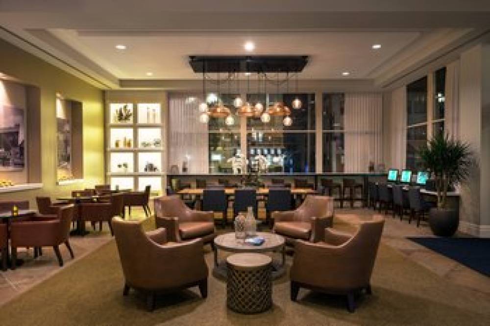 Courtyard By Marriott Long Beach Downtown 1