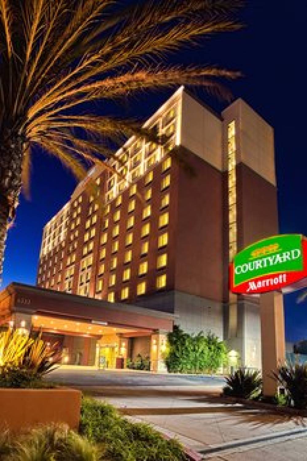 Courtyard By Marriott Los Angeles Westside 2