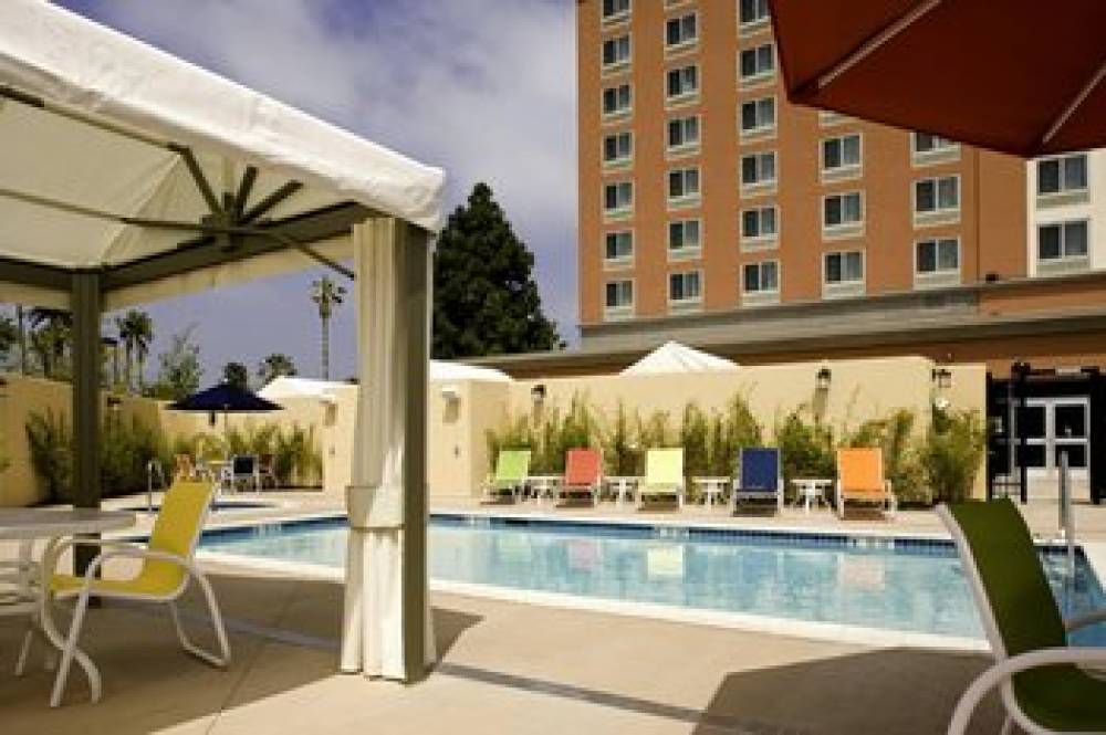 Courtyard By Marriott Los Angeles Westside 1