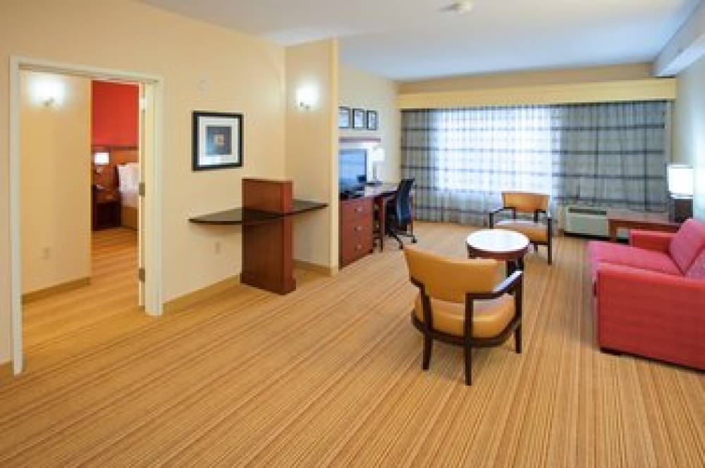 Courtyard By Marriott Louisville Northeast 8