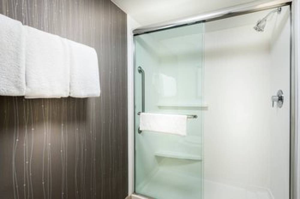 Courtyard By Marriott Lynchburg 4