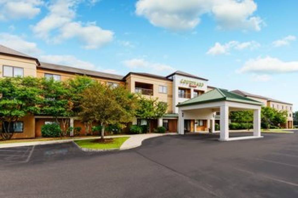 Courtyard By Marriott Manchester Boston Regional Airport