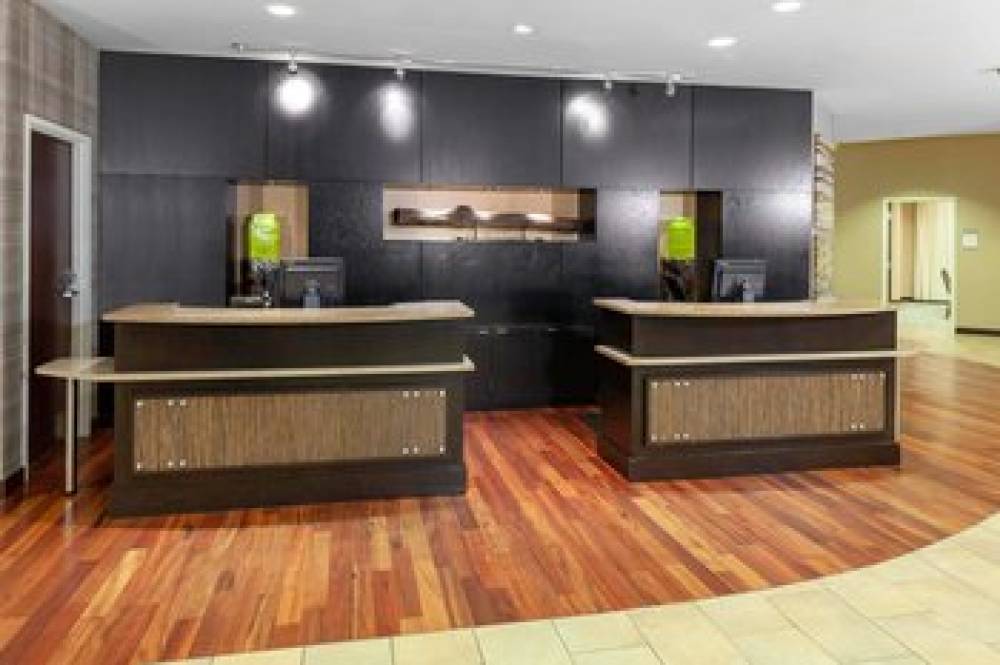 Courtyard By Marriott Memphis Downtown 3