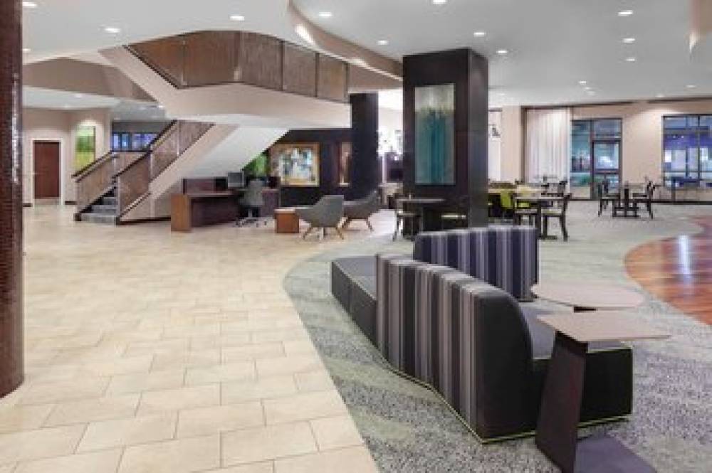 Courtyard By Marriott Memphis Downtown 4