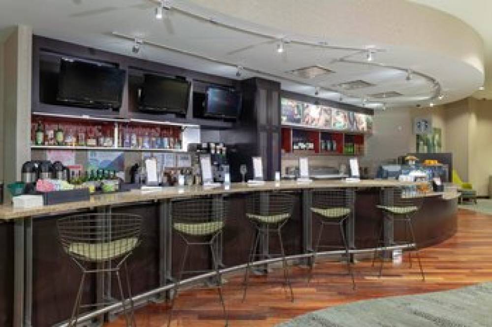 Courtyard By Marriott Memphis Downtown 1