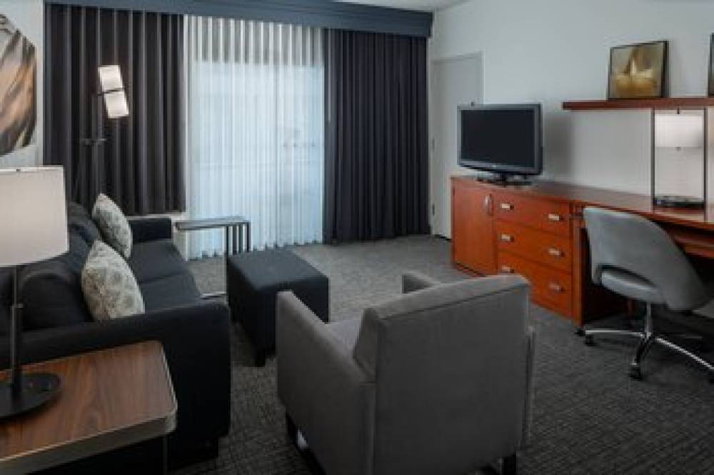 Courtyard By Marriott Memphis East-Park Avenue 6