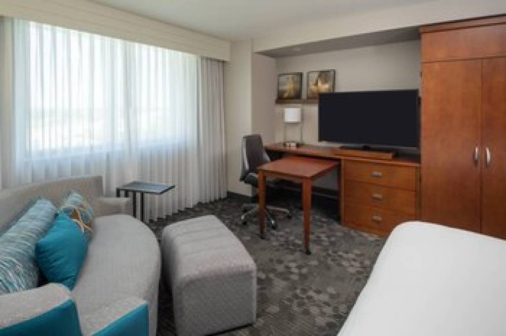 Courtyard By Marriott Miami Airport 10