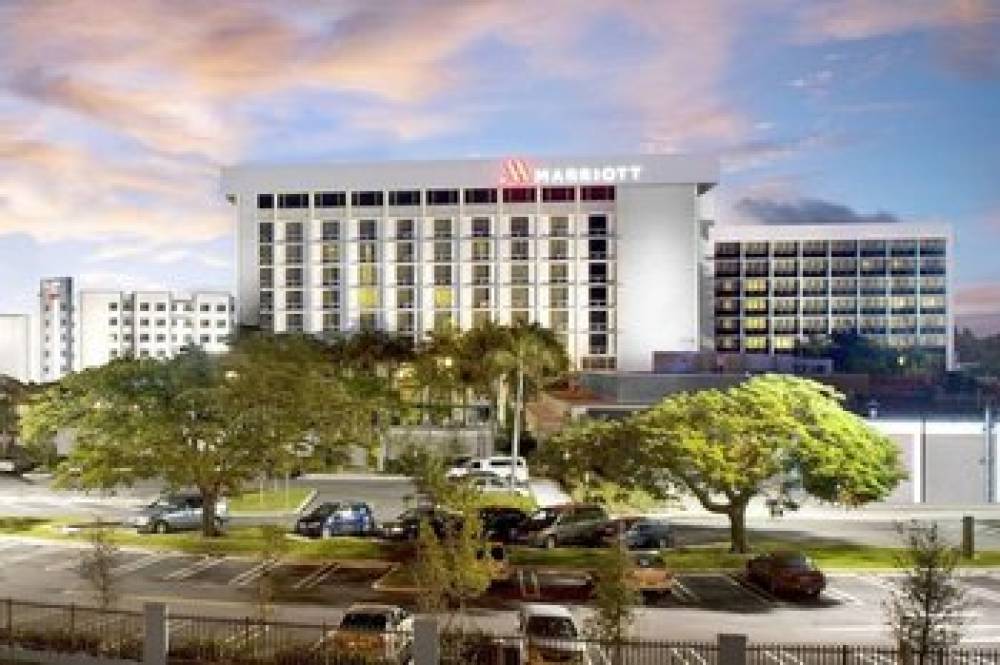 Courtyard By Marriott Miami Airport 2