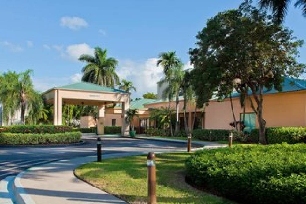 Courtyard By Marriott Miami Airport West-Doral 2