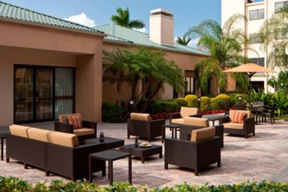 Courtyard By Marriott Miami Airport West Doral