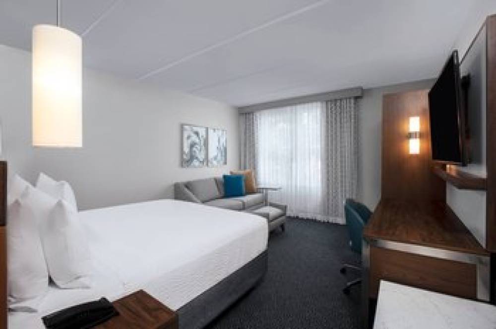 Courtyard By Marriott Miami Aventura Mall 8