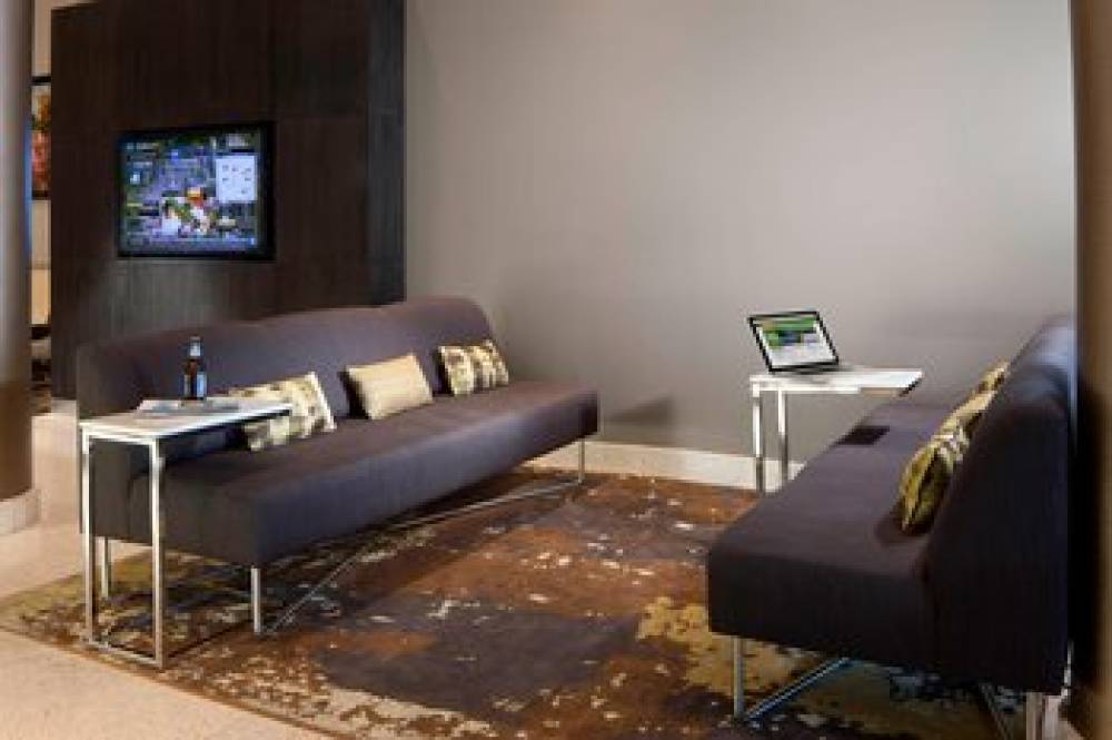 Courtyard By Marriott Miami Beach South Beach 4