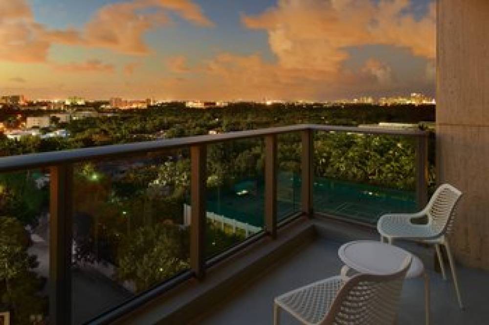 Courtyard By Marriott Miami Coconut Grove 9