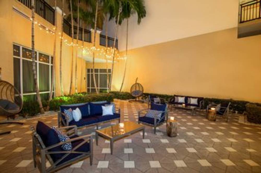 Courtyard By Marriott Miami Dadeland