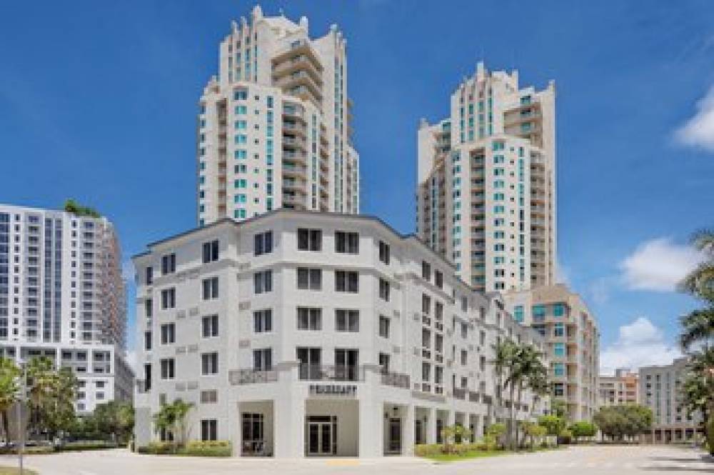 Courtyard By Marriott Miami Dadeland 2