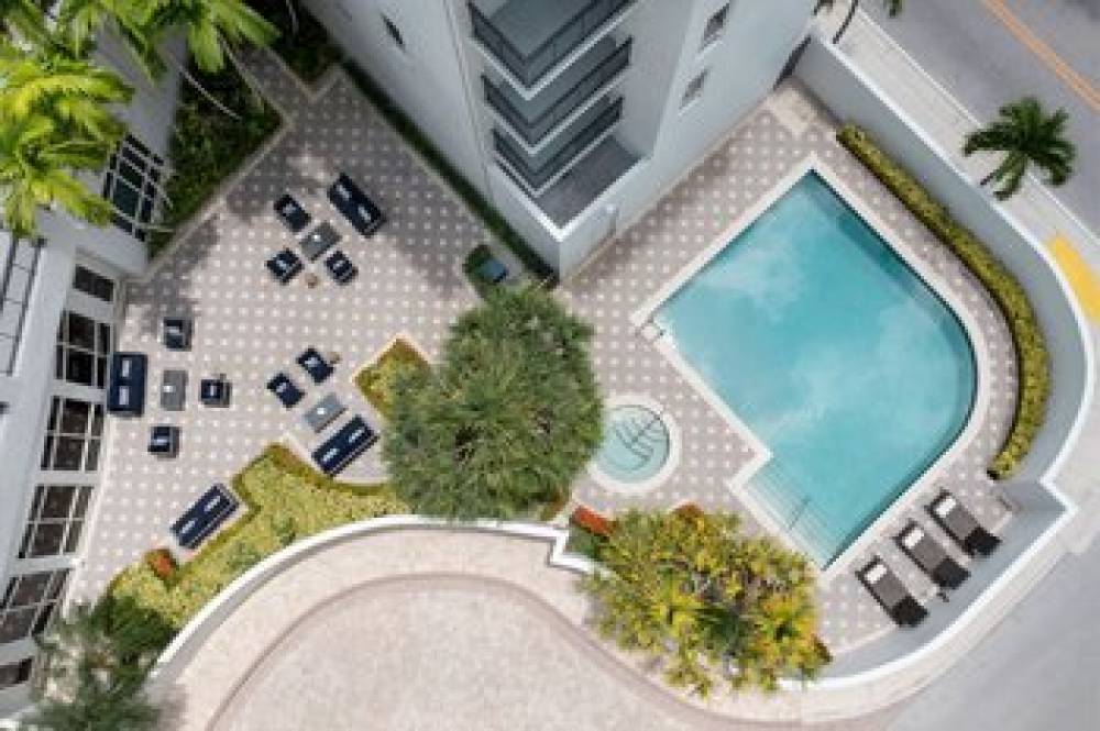 Courtyard By Marriott Miami Dadeland 8