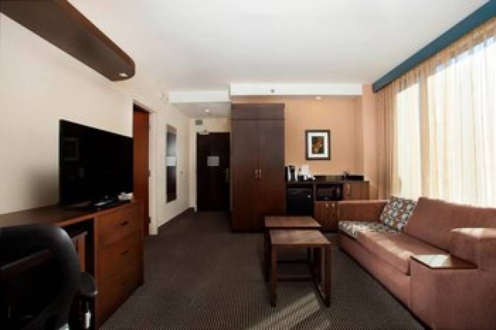 Courtyard By Marriott Montreal Downtown 10