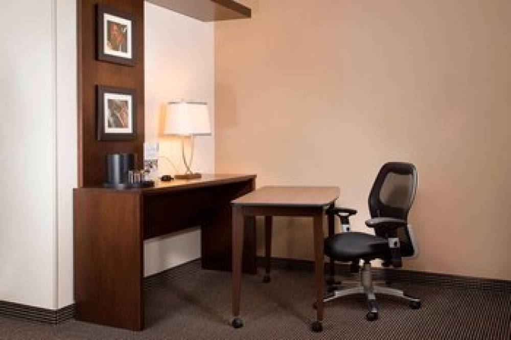 Courtyard By Marriott Montreal Downtown 8