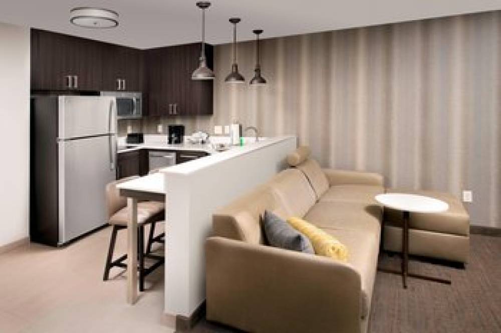 Courtyard By Marriott Montreal Midtown 4
