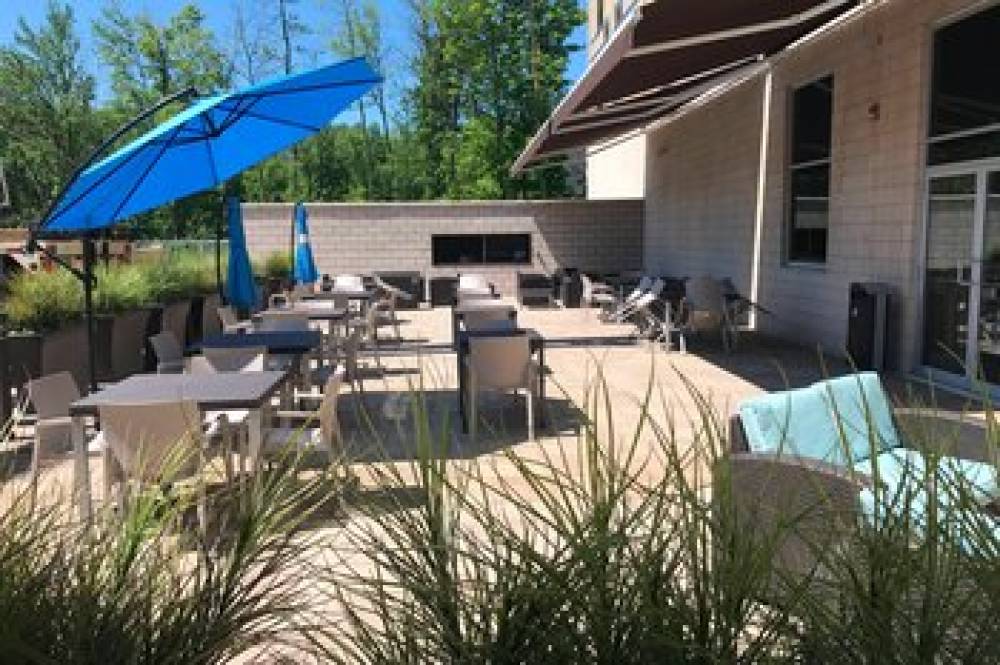 Courtyard By Marriott Montreal West Island Baie D-Urfe 5