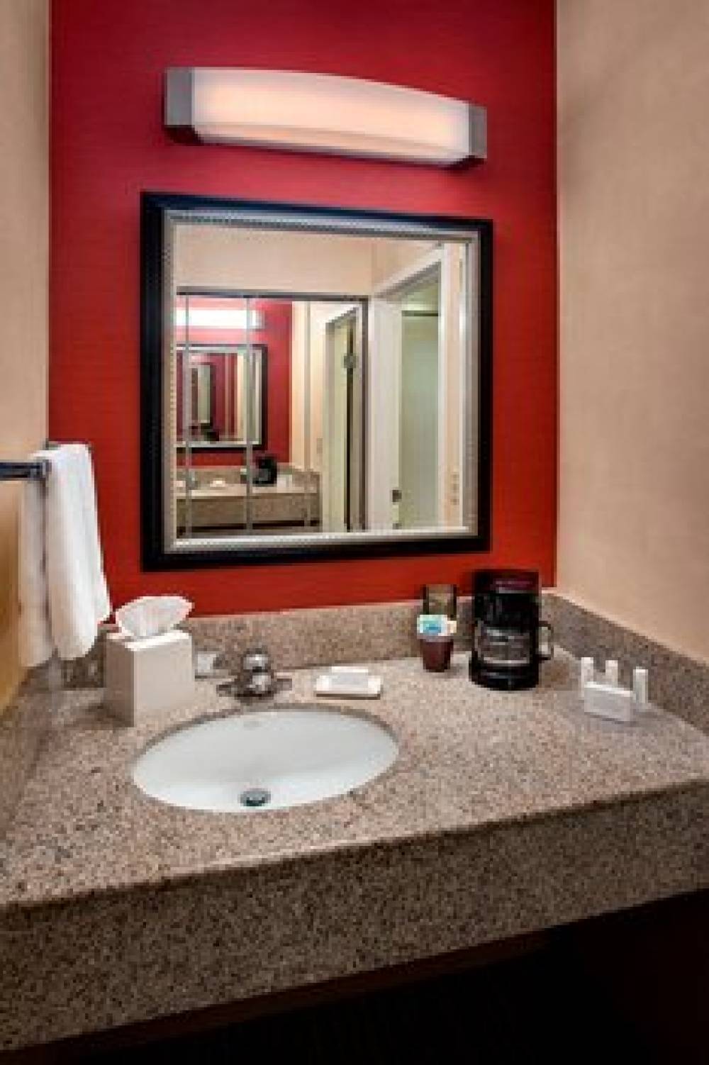 Courtyard By Marriott Mount Laurel Cherry Hill 5