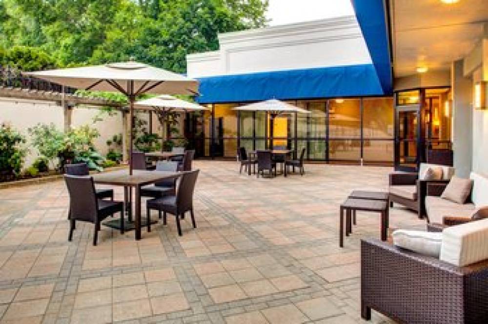Courtyard By Marriott New Haven At Yale 8