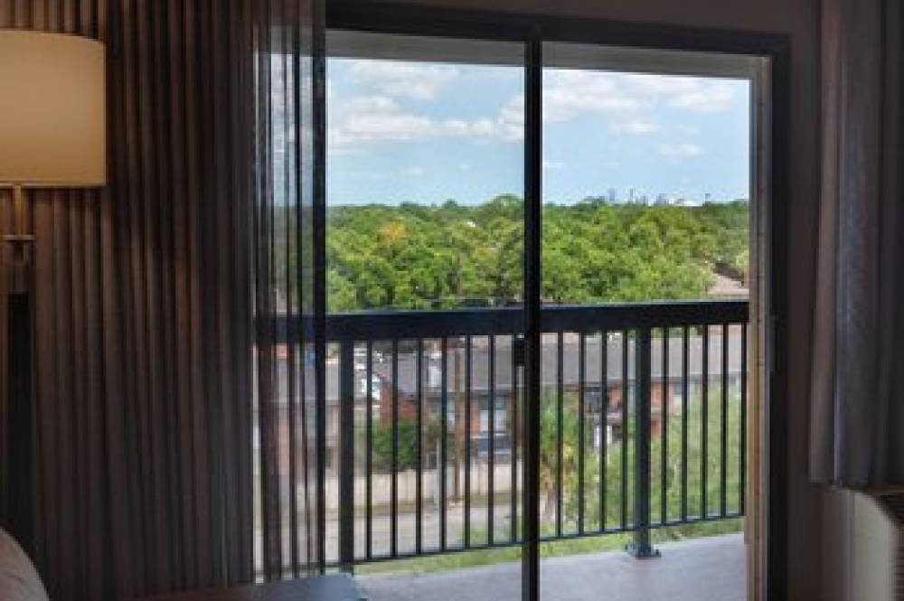 Courtyard By Marriott New Orleans Metairie 10