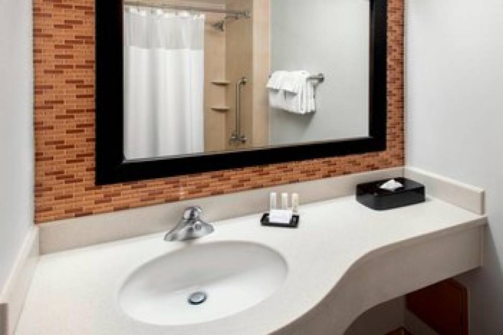Courtyard By Marriott New York Manhattan SoHo 6