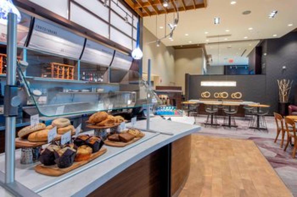Courtyard By Marriott New York Queens Fresh Meadows 4