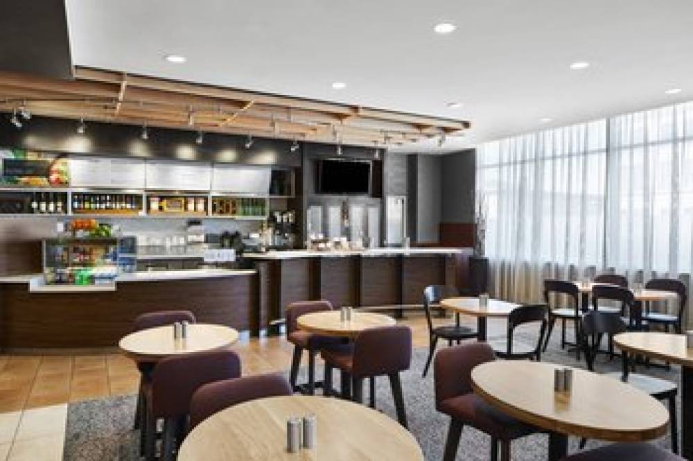 Courtyard By Marriott Newark Downtown 7