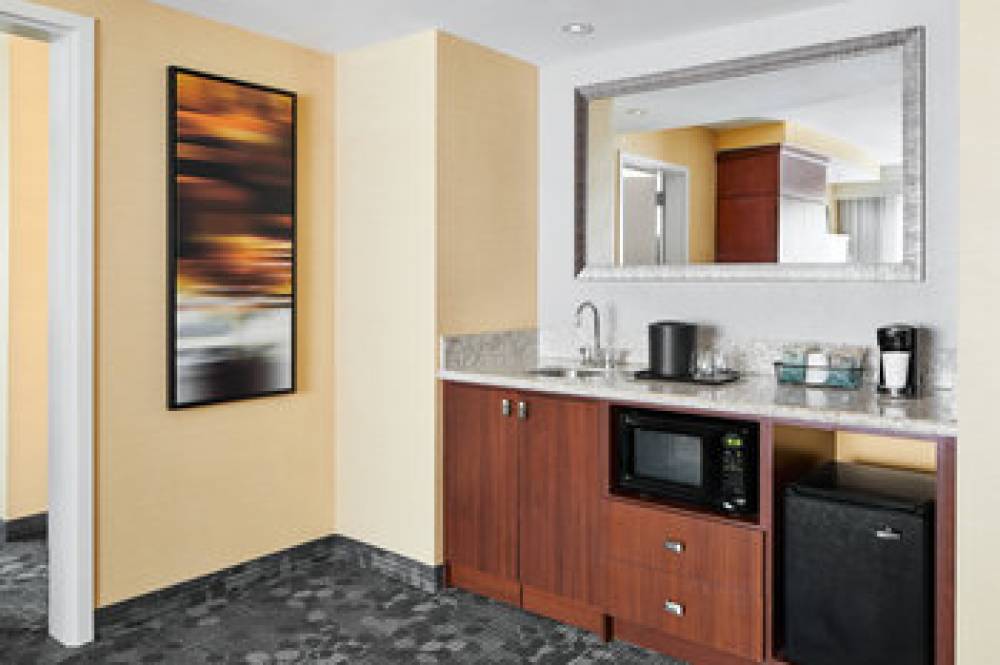 Courtyard By Marriott Newark Downtown 4