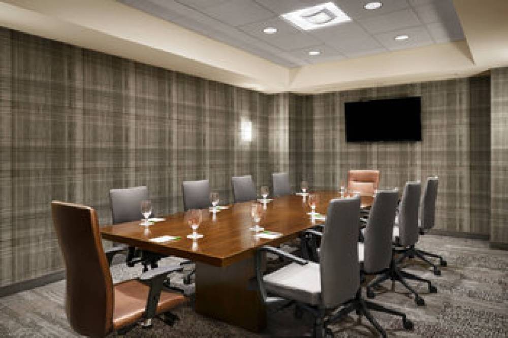 Courtyard By Marriott Newark Downtown 10