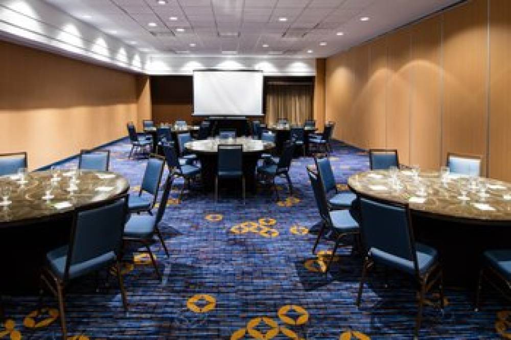 Courtyard By Marriott Newark Silicon Valley 8