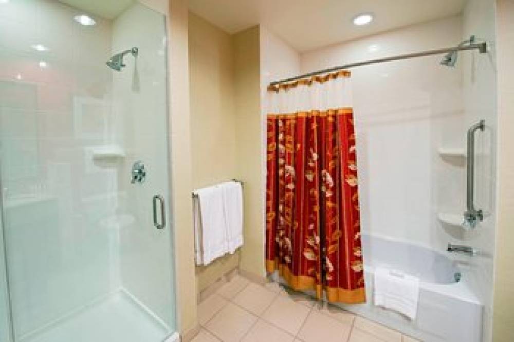 Courtyard By Marriott Ottawa East 10