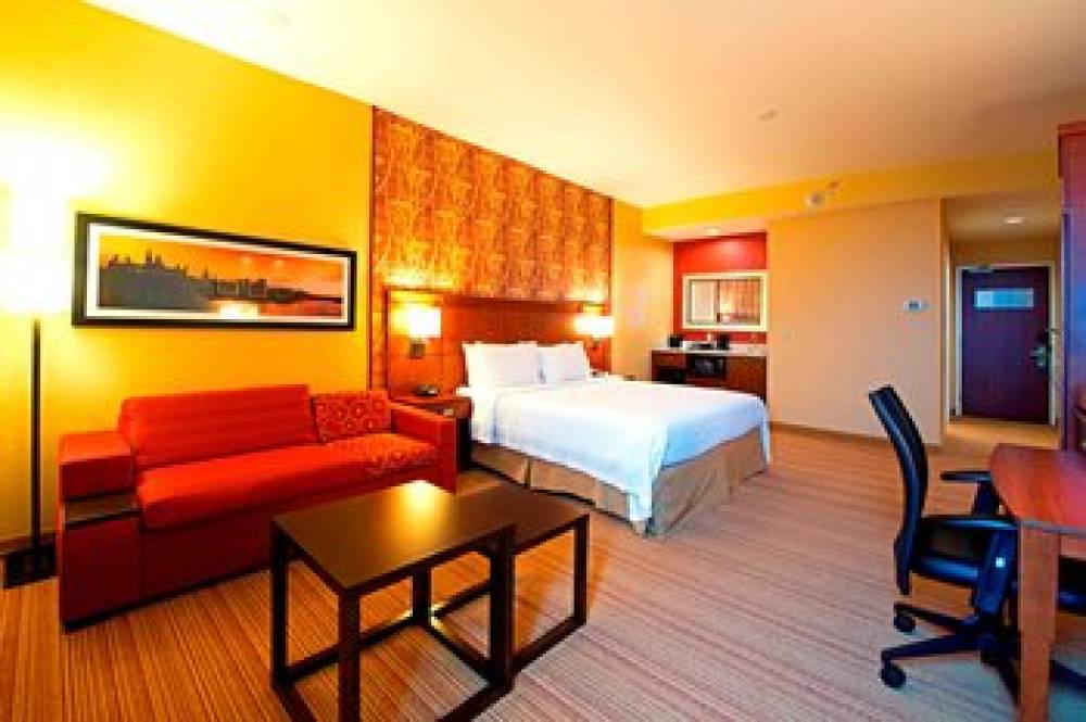 Courtyard By Marriott Ottawa East 6
