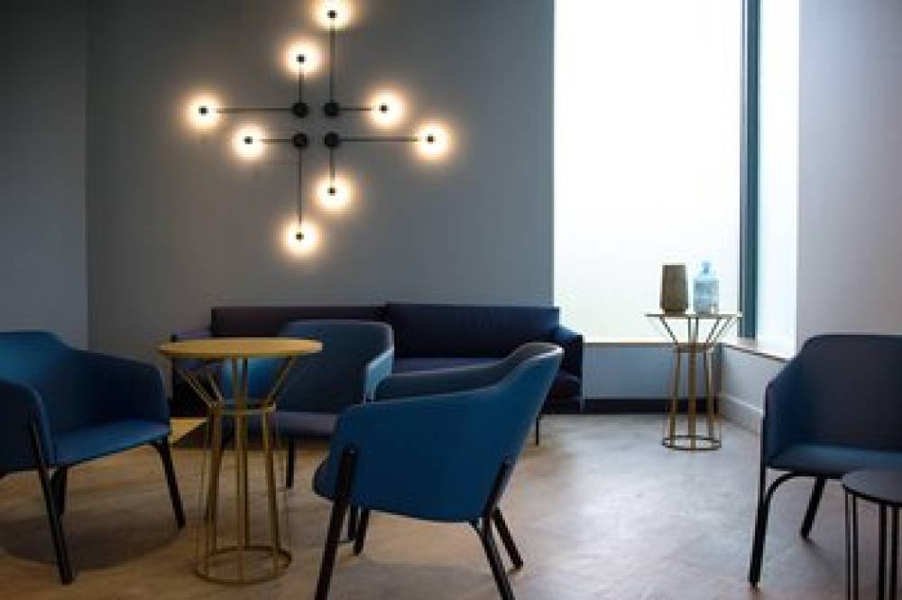 Courtyard By Marriott Paris Roissy Charles De Gaulle Airport Hotel 9