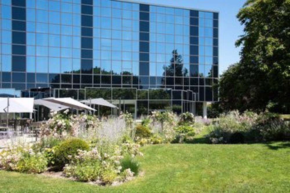 Courtyard By Marriott Paris Roissy Charles De Gaulle Airport Hotel 6