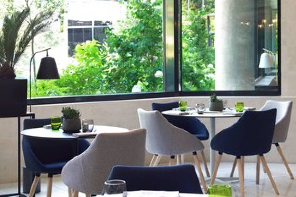 Courtyard By Marriott Paris Roissy Charles De Gaulle Airport Hotel 10