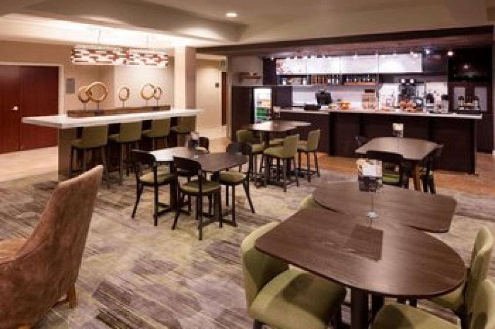 Courtyard By Marriott Pensacola 1