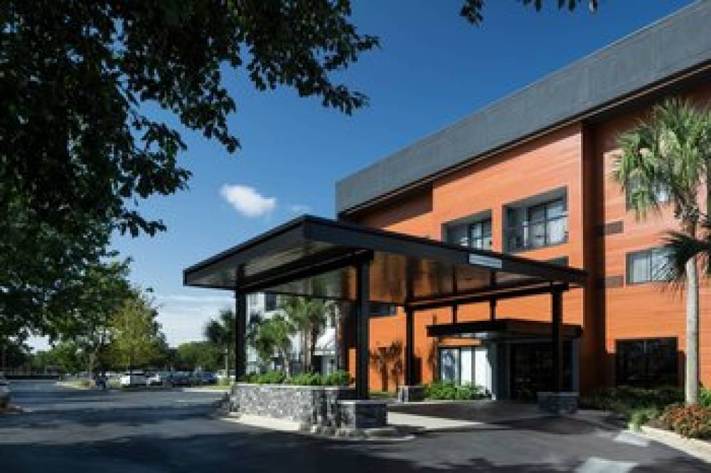 Courtyard By Marriott Pensacola 4